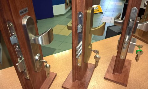 Bezpečnostní a interiérová kování